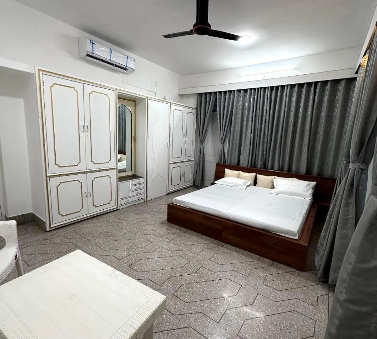 Rudraksh The White Castle Hotel Varanasi India